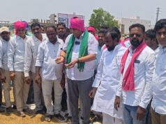 కొనుగోలు కేంద్రాల్లో ముక్కిపోతున్న వడ్లు