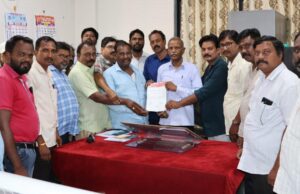 జర్నలిస్టుల పిల్లల చదువుల్లో 50% ఫీజు రాయితీ కల్పించాలి
