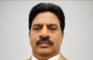 కుటుంబ వ్యవస్థ కూలిపోతే మనిషి అన్న వాడు మిగులుతాడా ?