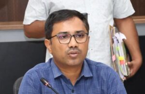 ప్రతి ఫిర్యాదును సకాలంలో పరిష్కరించాలి